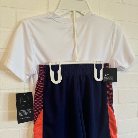 NWT Kids Black and White Nike 2 Piece Set - Picture 6 of 6